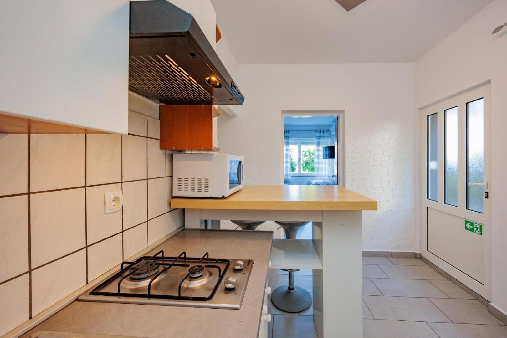 Crowonder Lucky Holiday House With Pool And Patio 30 Meters From The Beach Zadar Ngoại thất bức ảnh
