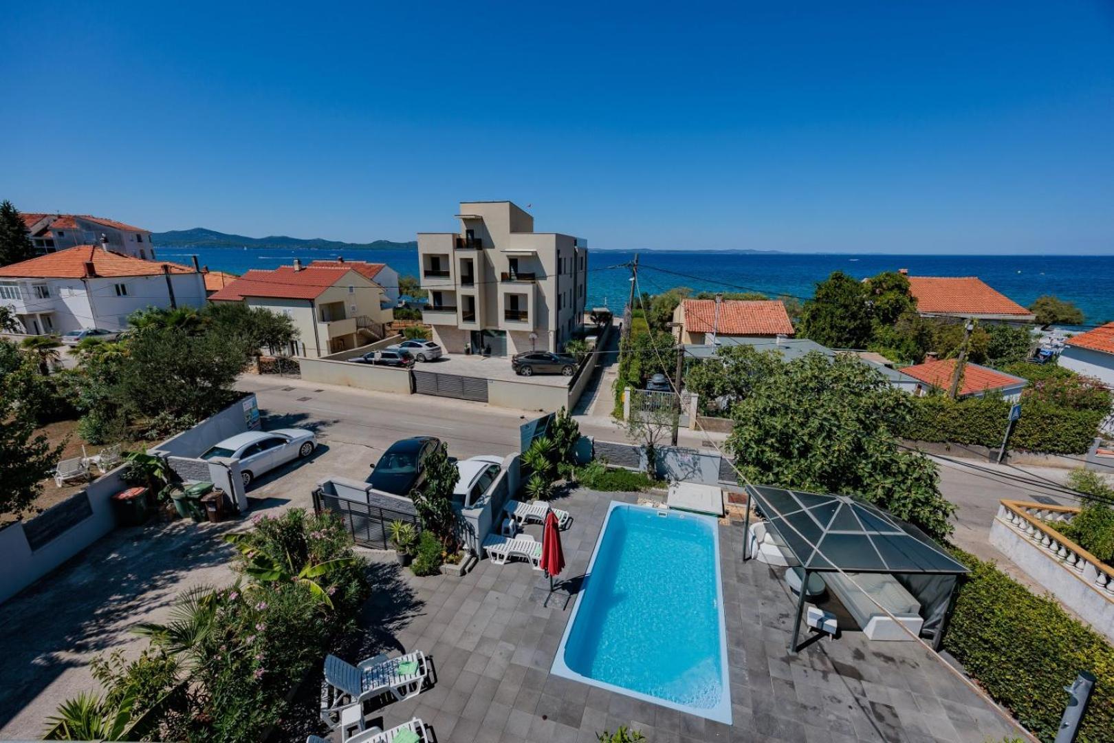 Crowonder Lucky Holiday House With Pool And Patio 30 Meters From The Beach Zadar Ngoại thất bức ảnh