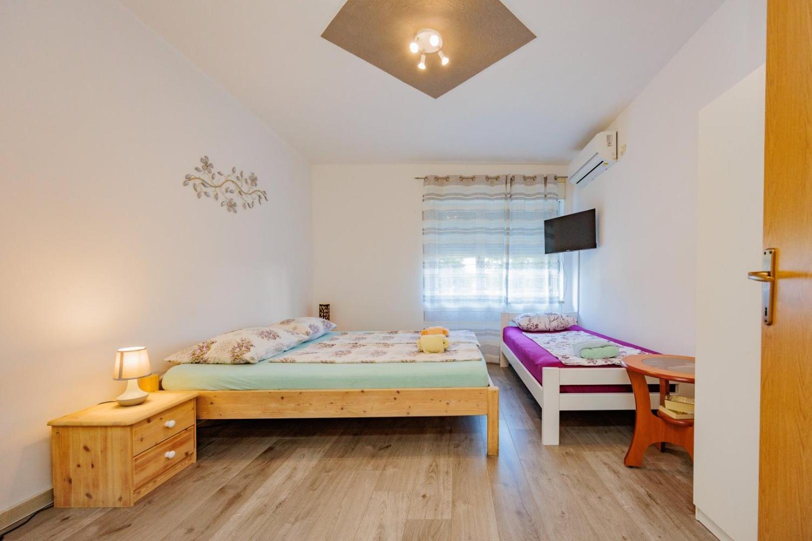 Crowonder Lucky Holiday House With Pool And Patio 30 Meters From The Beach Zadar Ngoại thất bức ảnh
