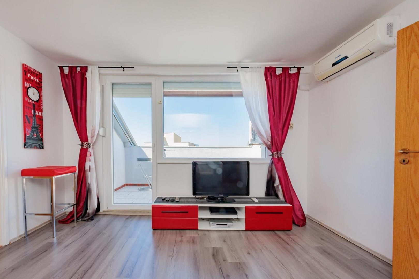 Crowonder Lucky Holiday House With Pool And Patio 30 Meters From The Beach Zadar Ngoại thất bức ảnh
