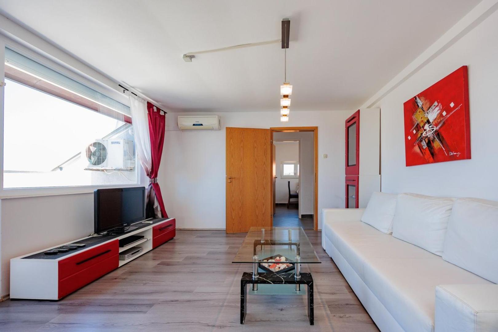 Crowonder Lucky Holiday House With Pool And Patio 30 Meters From The Beach Zadar Ngoại thất bức ảnh