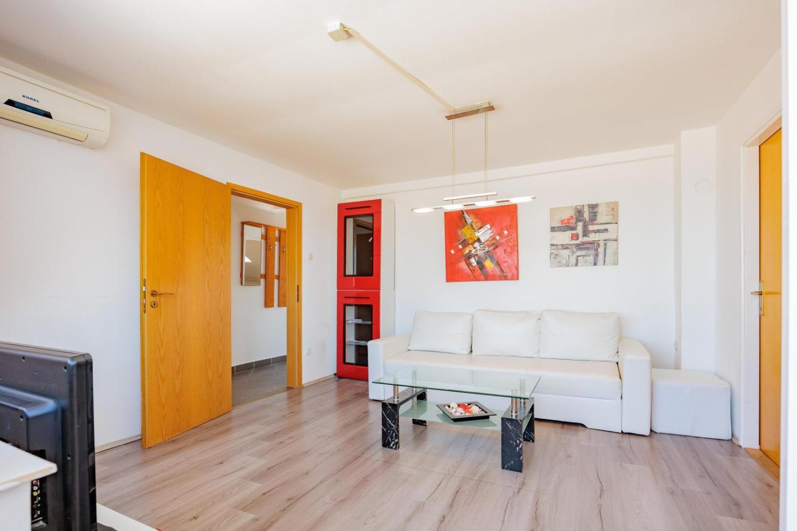 Crowonder Lucky Holiday House With Pool And Patio 30 Meters From The Beach Zadar Ngoại thất bức ảnh