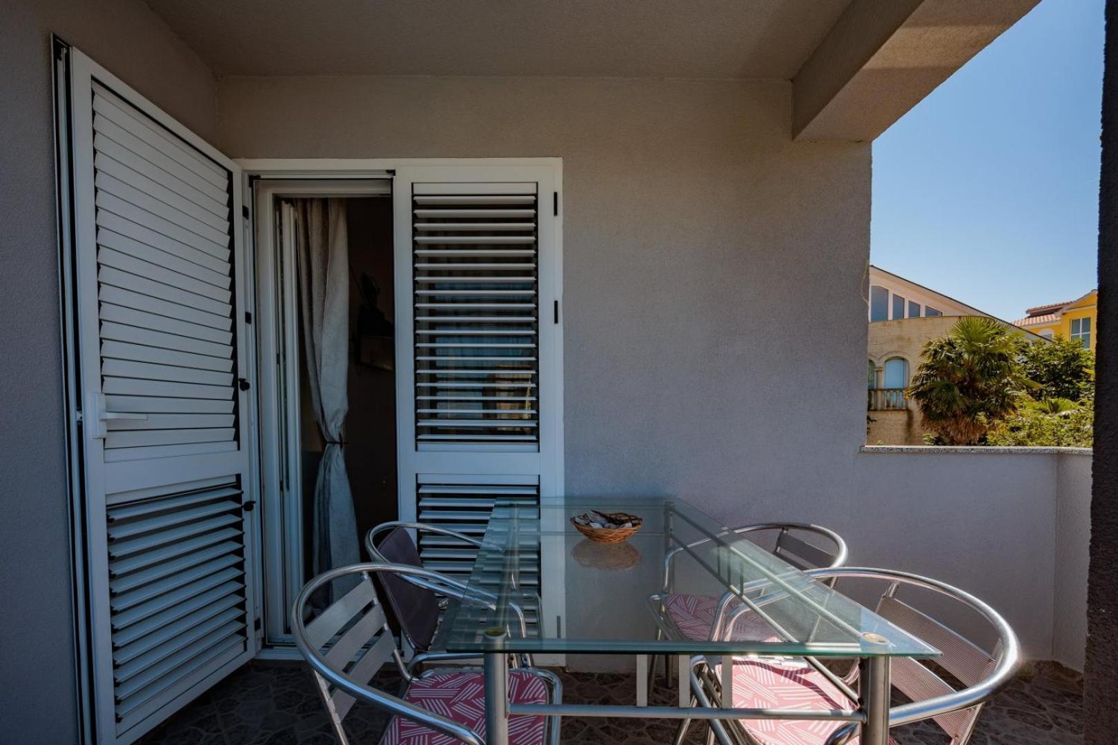 Crowonder Lucky Holiday House With Pool And Patio 30 Meters From The Beach Zadar Ngoại thất bức ảnh