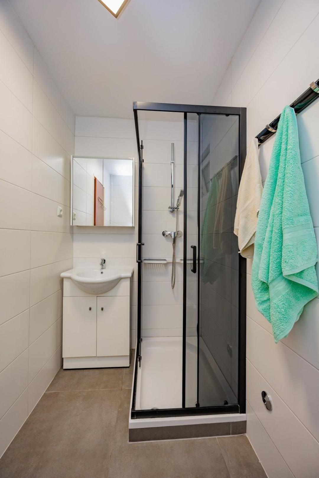 Crowonder Lucky Holiday House With Pool And Patio 30 Meters From The Beach Zadar Ngoại thất bức ảnh