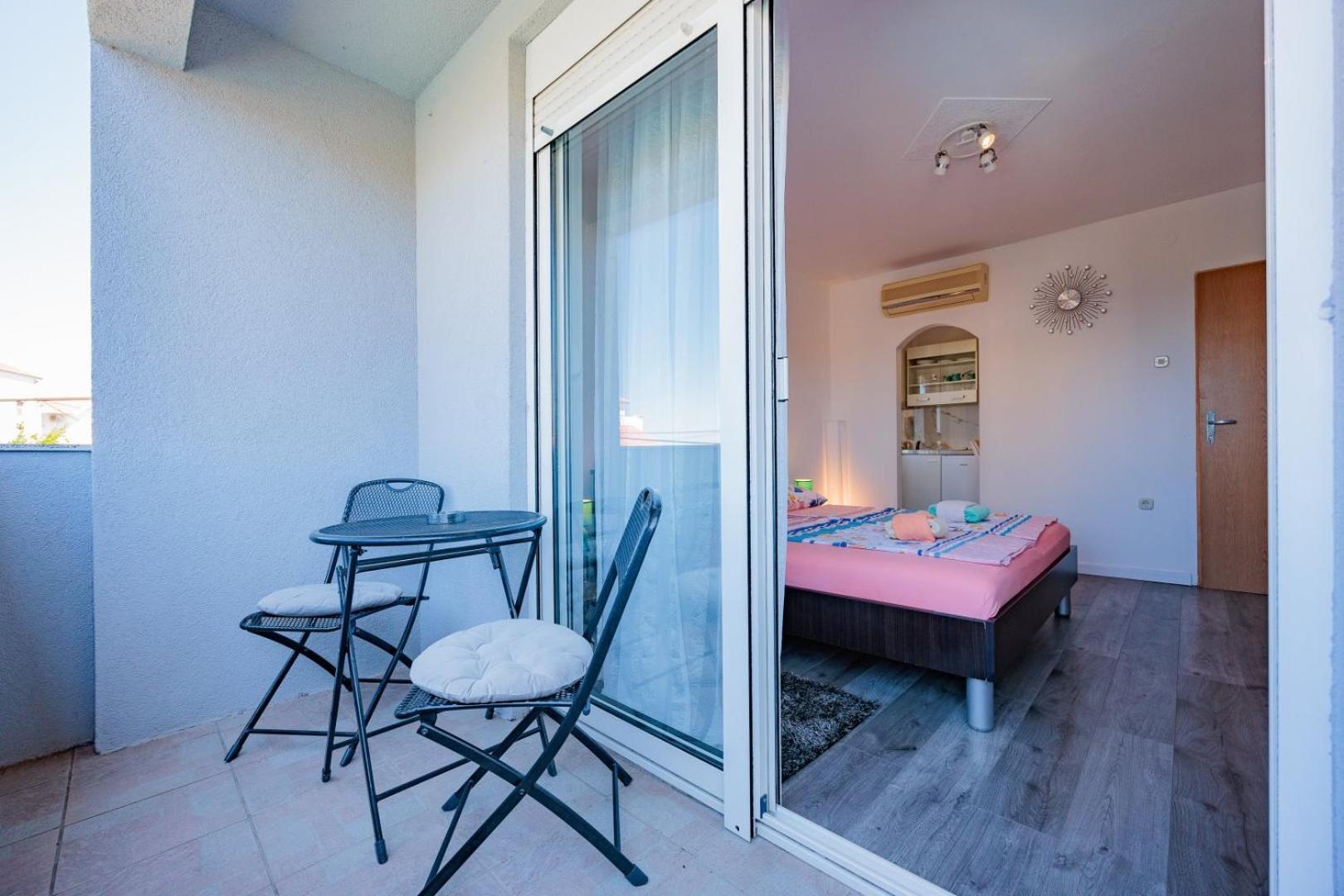 Crowonder Lucky Holiday House With Pool And Patio 30 Meters From The Beach Zadar Ngoại thất bức ảnh