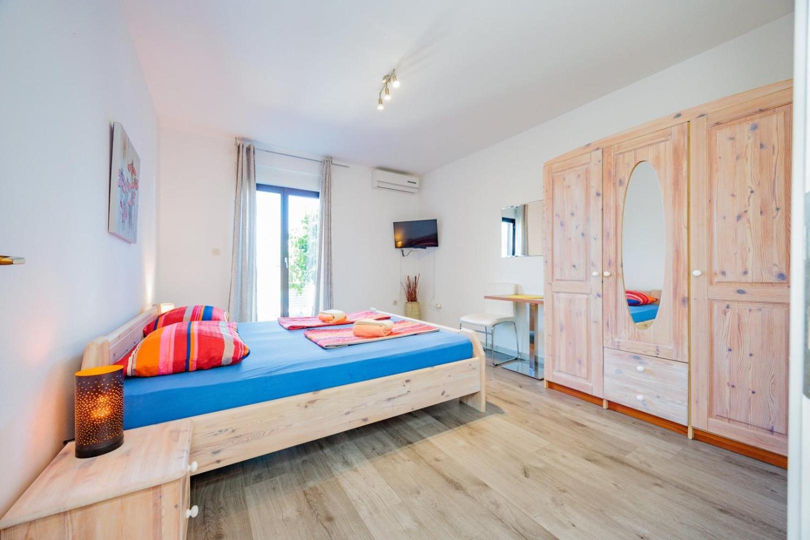 Crowonder Lucky Holiday House With Pool And Patio 30 Meters From The Beach Zadar Ngoại thất bức ảnh
