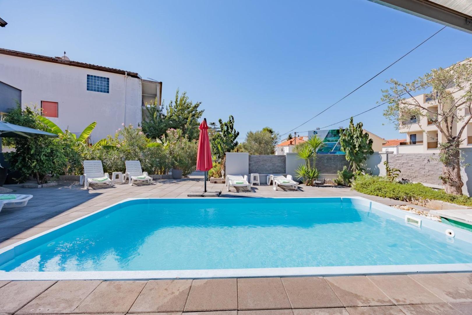 Crowonder Lucky Holiday House With Pool And Patio 30 Meters From The Beach Zadar Ngoại thất bức ảnh