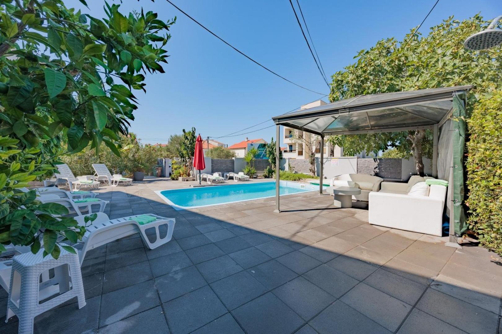 Crowonder Lucky Holiday House With Pool And Patio 30 Meters From The Beach Zadar Ngoại thất bức ảnh
